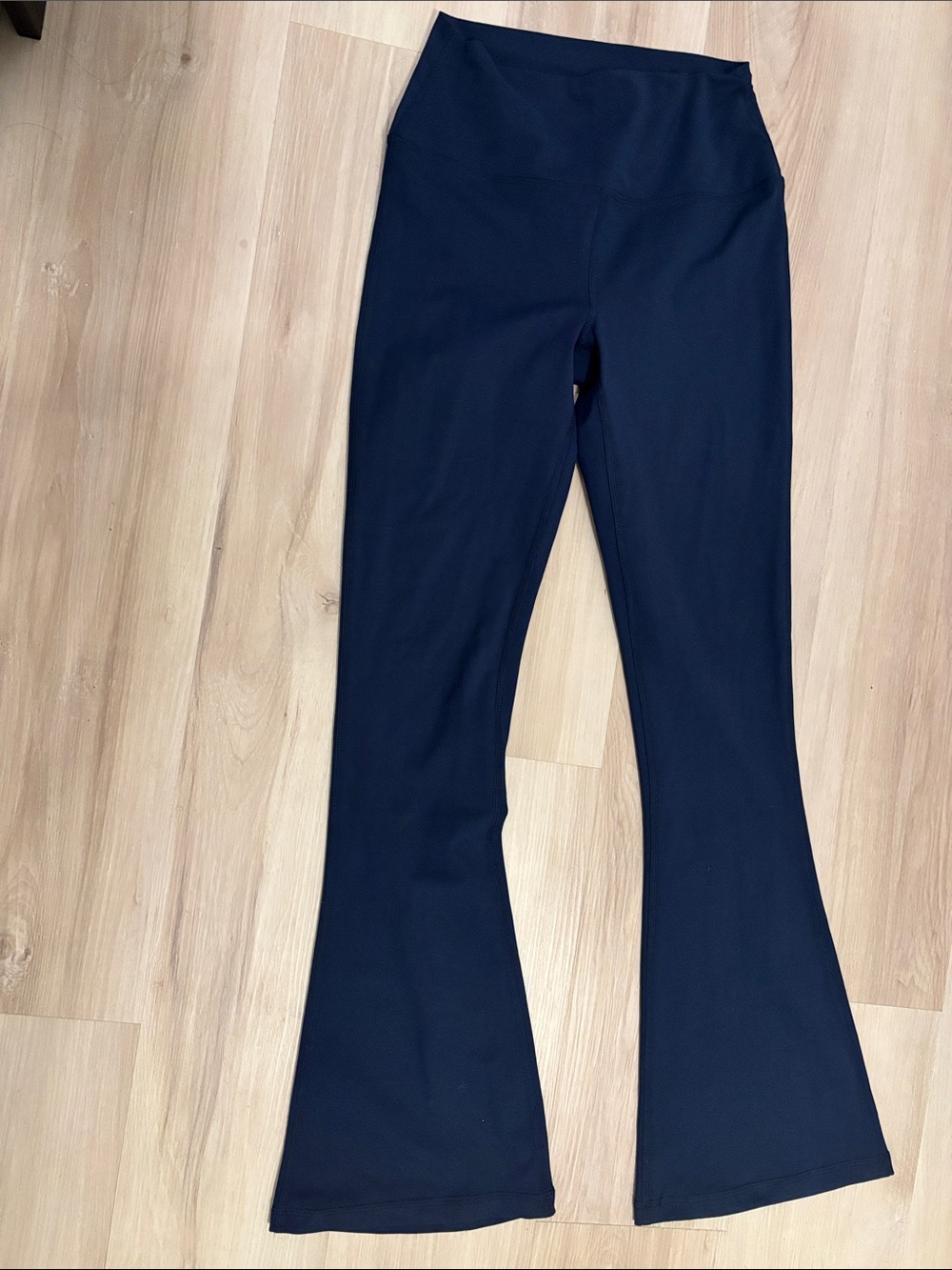 90 degree flared leggings in navy blue size M
